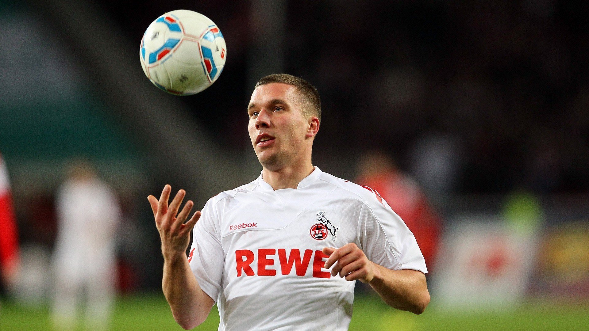 姆巴佩梅开二度助巴黎圣日耳曼登顶法甲积分榜